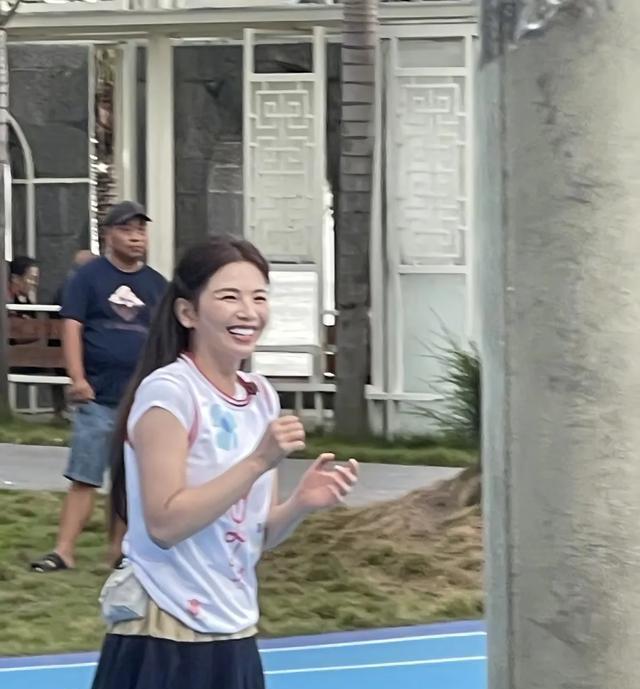 颇有一副, 看样子私下 颇有一副, 看样子私下