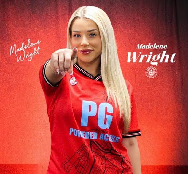 足球的第三, 络红人