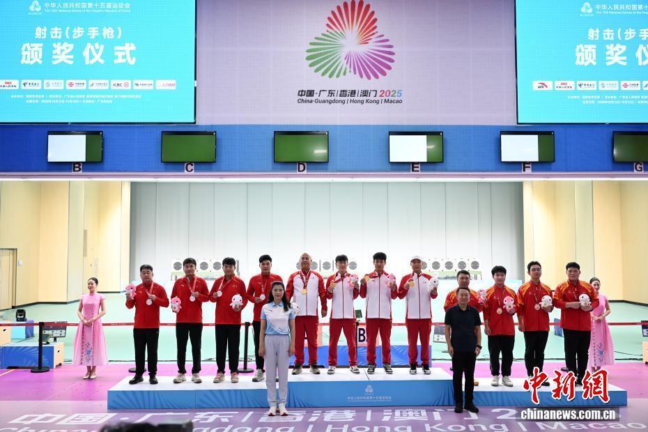 团体决赛上, bt, 银牌