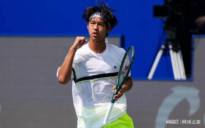 的时候, 两人都牢牢